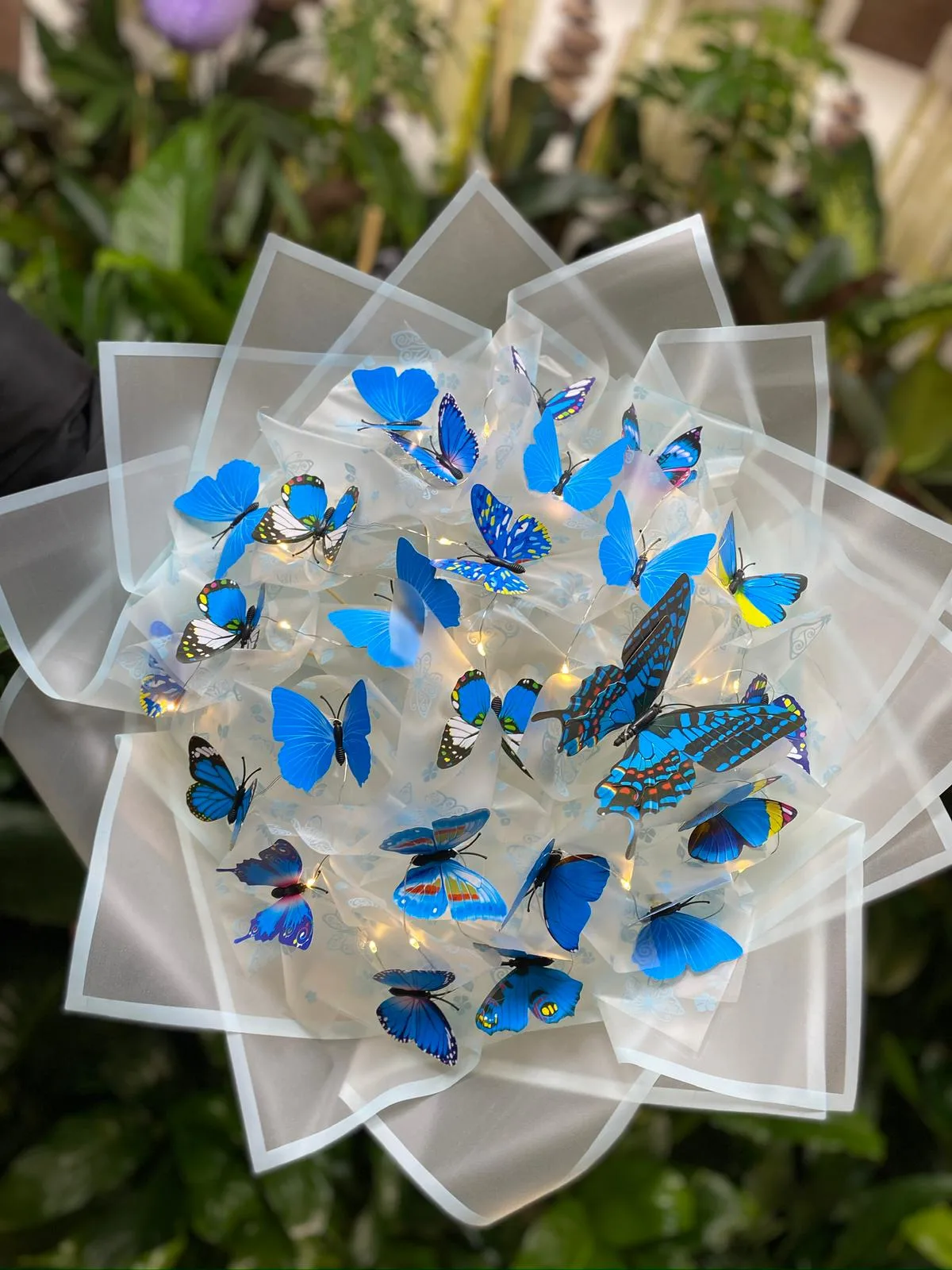 Kelebek Işıklı Buketi